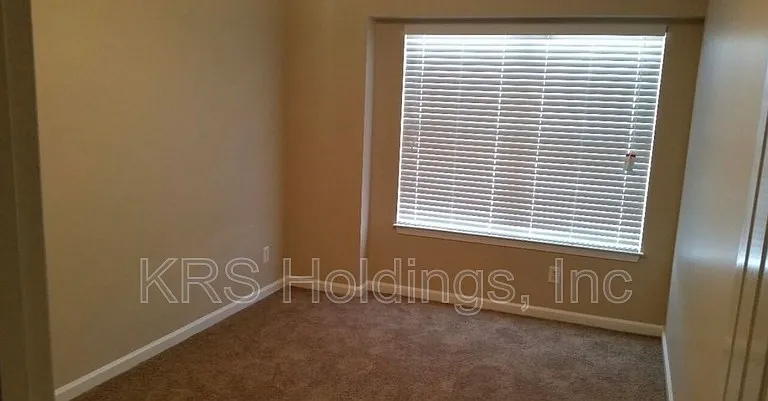 940 Allendale Dr — Photo 9