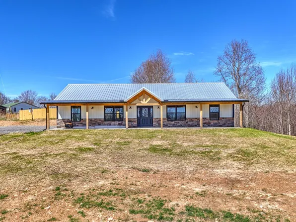 27 Ferguson Hollow Rd, Chestnut Mound, TN 38552