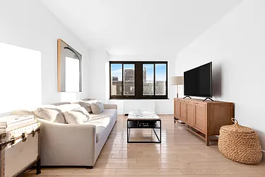 Rented by R New York