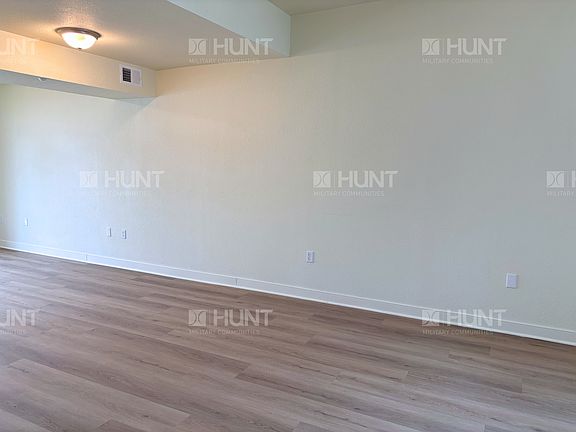 3rd image of 529 Lantana Ln