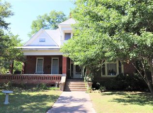 301 E Scott St, Gainesville, TX 76240
