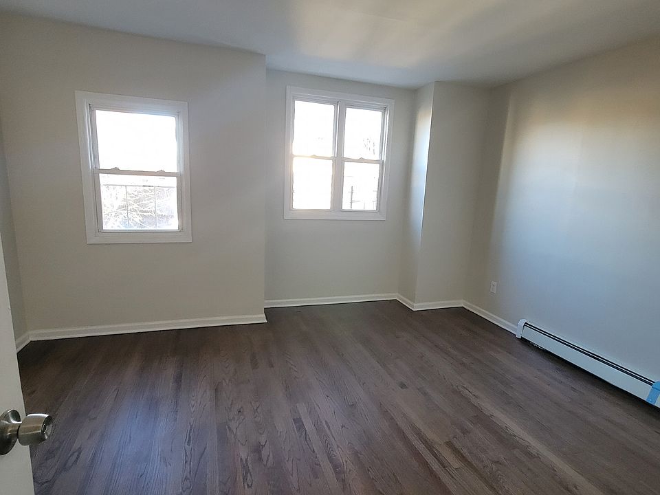 2nd image of 24 N 11th St #2
