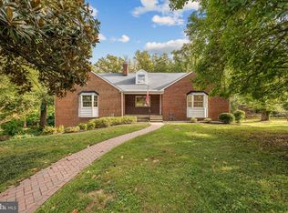 1750 Overlook Dr, Silver Spring, MD 20903