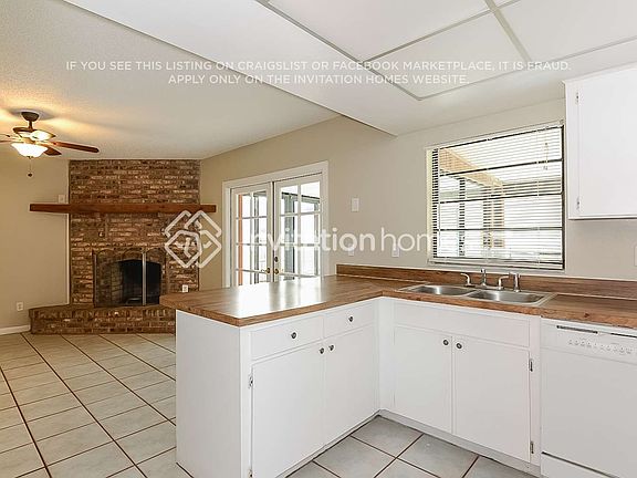 5th image of 15862 Country Lake Dr