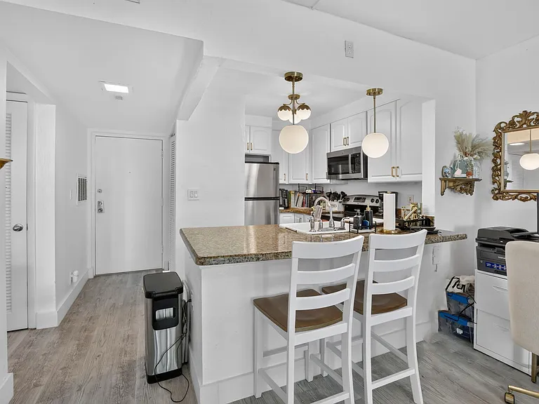 900 River Reach Dr #522 — Photo 4