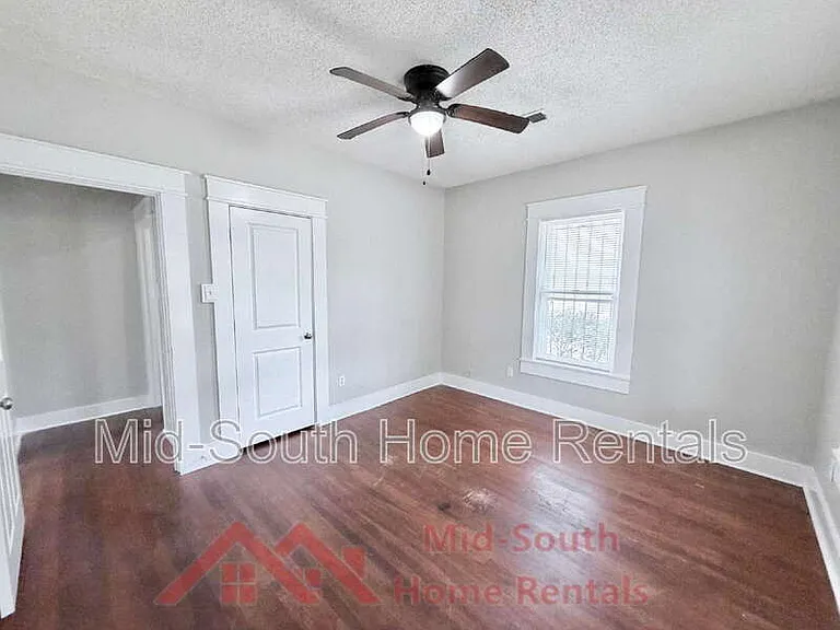 1956 Lamar Ave — Photo 11