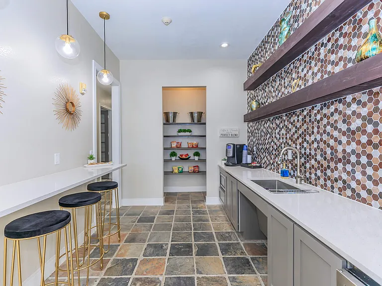 Residence at Westchase — Photo 30