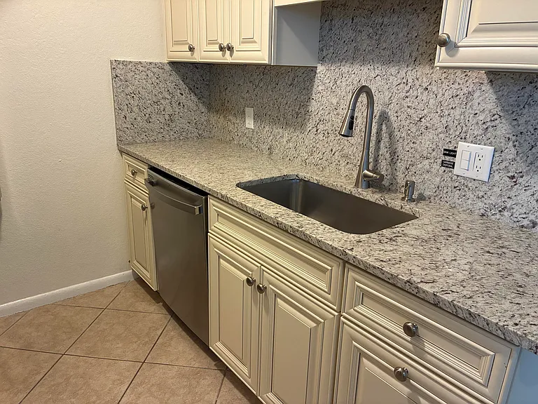 689 NE 6th Ct #404 — Photo 7