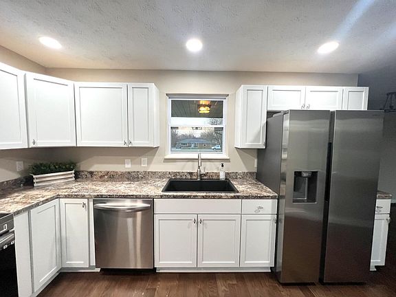 5th image of 4281 Carthel Dr