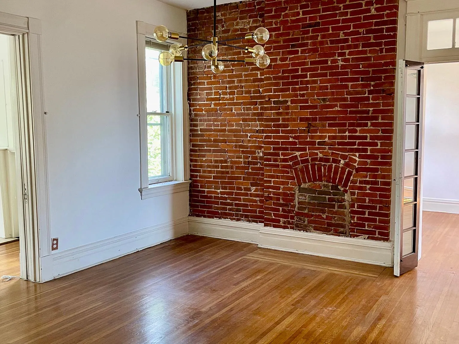 1 bed, 1900 sqft, $975 — Photo 2