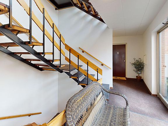 4th image of 1415 Mount Royal Blvd #102