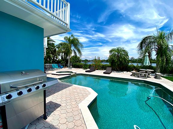 2nd image of 652 Bayshore Dr
