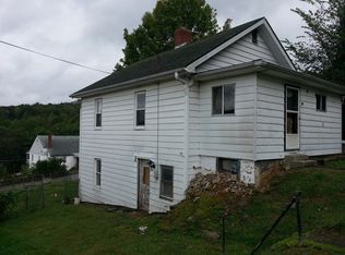 90 Donahoe St, Avella, PA 15312