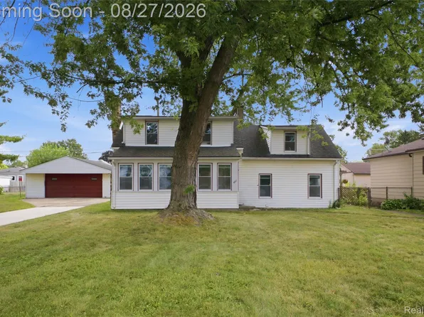 4697 Kingston St, Dearborn Heights, MI 48125