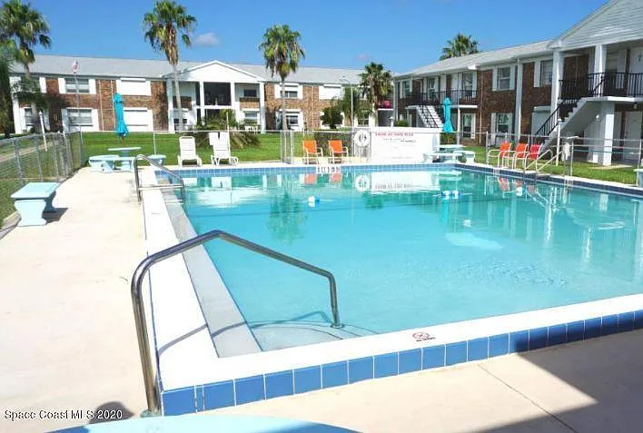 2 bed, 2.0 bath, 1085 sqft, $1,700 — Photo 4