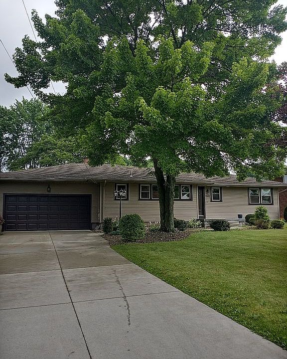 1st image of 2612 Algonquin Dr