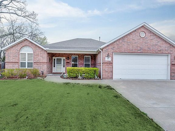 2nd image of 17 Newstead Cir