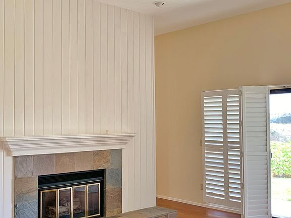 4th image of 629 Helen Dr