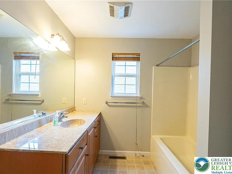 127 Highlands Cir — Photo 19