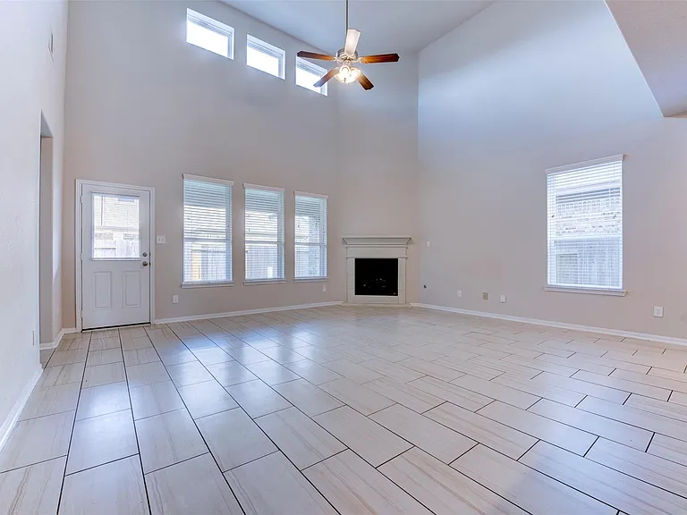4542 Medrano Trl — Photo 18