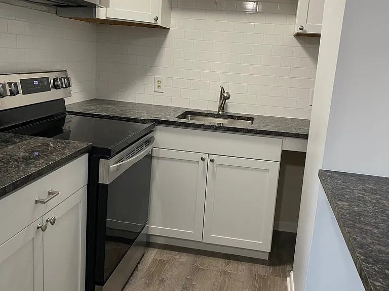29 E Main St #C — Photo 3