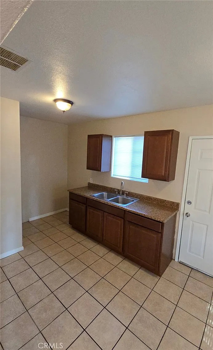 1 bed, 600 sqft, $1,800 — Photo 4