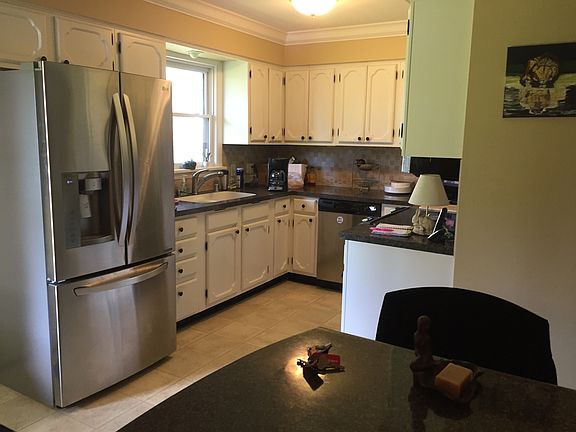 Remodeled kitchen with islan