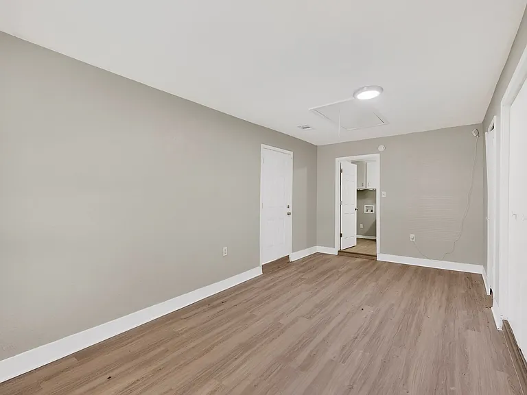 6601 Avalon Dr — Photo 8