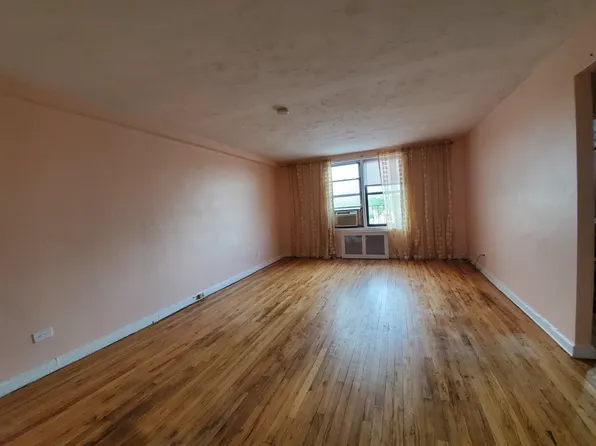 2909 Ocean Avenue image 1 of 8