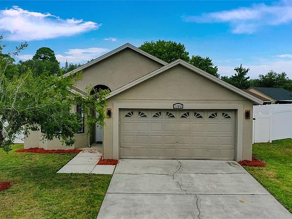 5th image of 1100 Hackberry Dr