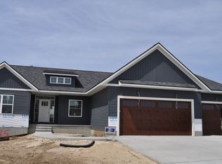 2085 Fieldcrest Ln, Ely, IA 52227