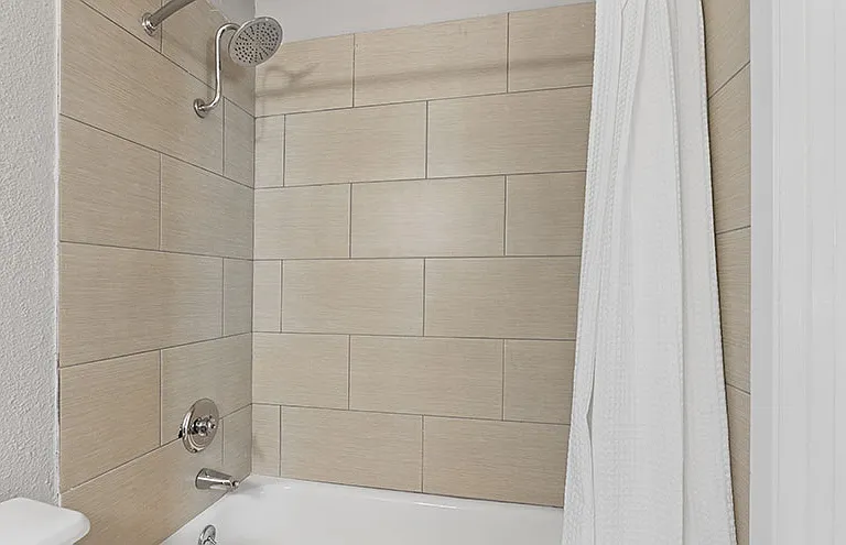 The Oakley Apartment Homes — Photo 9