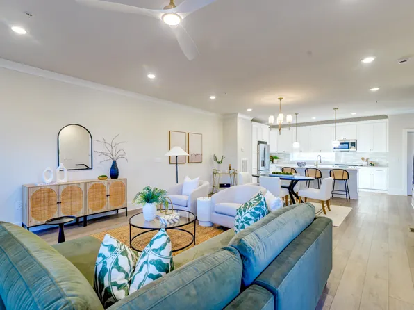 1150 Valdosta St Unit 203, North Charleston, SC 29405