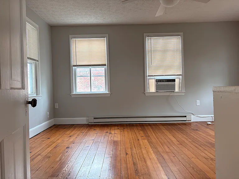 216 E Main St — Photo 18