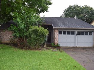 15803 Amapola Dr, Houston, TX 77083