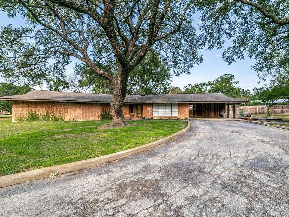 1st image of 211 Briarcliff Dr
