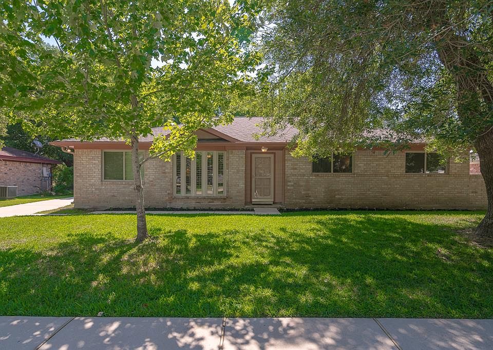 1st image of 349 Dawn Hill Dr