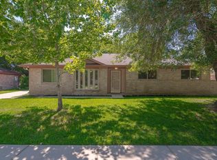 349 Dawn Hill Dr, Friendswood, TX 77546