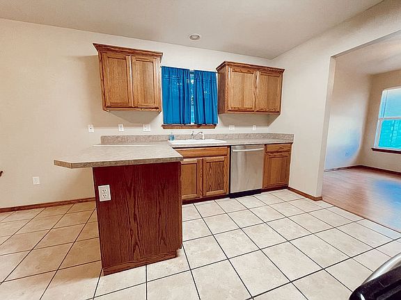 3rd image of 1817 Arbor Dr