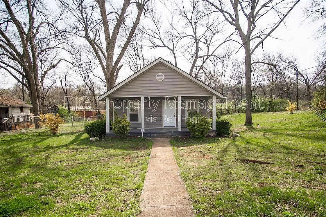 3 bed, 1.0 bath, $1,445 — Photo 1