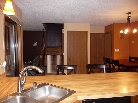 4th image of 8185 S Forest Hills Cir