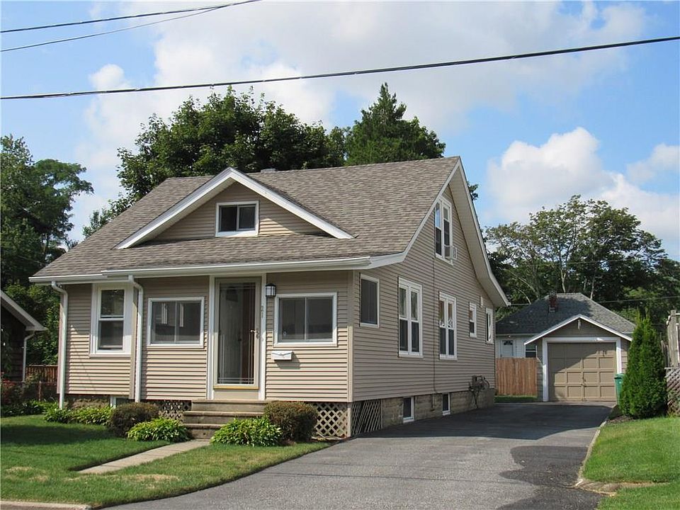 1st image of 21 Sandlewood Ave