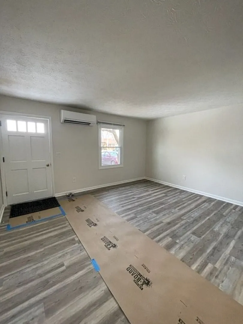 Newly Remodeled Apartment for Rent — Photo 2