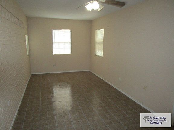 4th image of 1106 North Ave