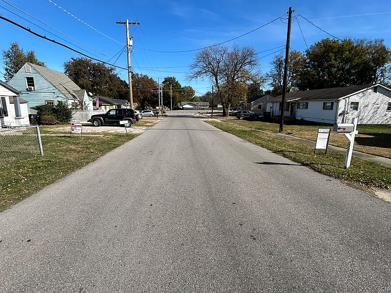 832 E Elgin Pl — Photo 12