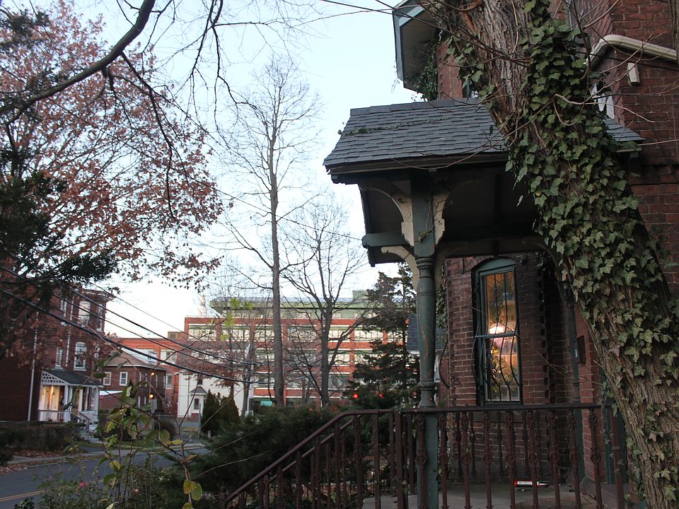Capitol Ave is just half a block North