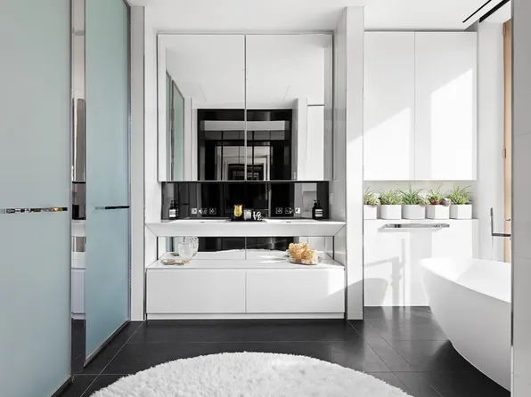 551 West 21st Street image 10 of 20