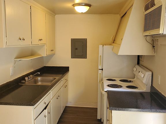 5th image of 2418 T St #11434605