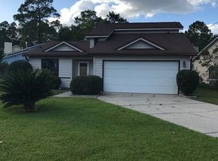 107 Crystal Lake Ln, Valparaiso, FL 32580