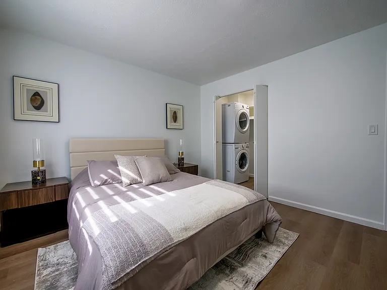 All New Luxury Living In Plymouth — Photo 36